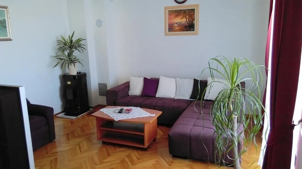 Apartments Mirela 0*, Porec Croatia